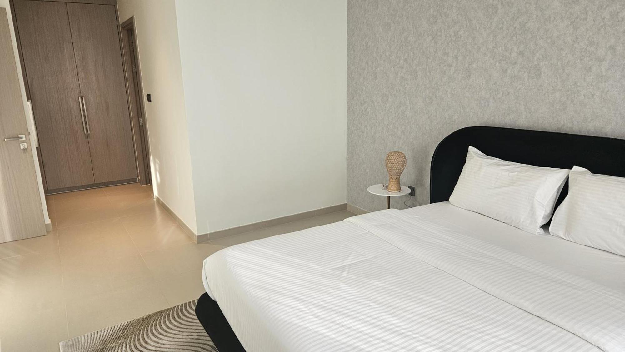 Holiday home Mh - Act One Act Two - 2bhk- Ref3002
