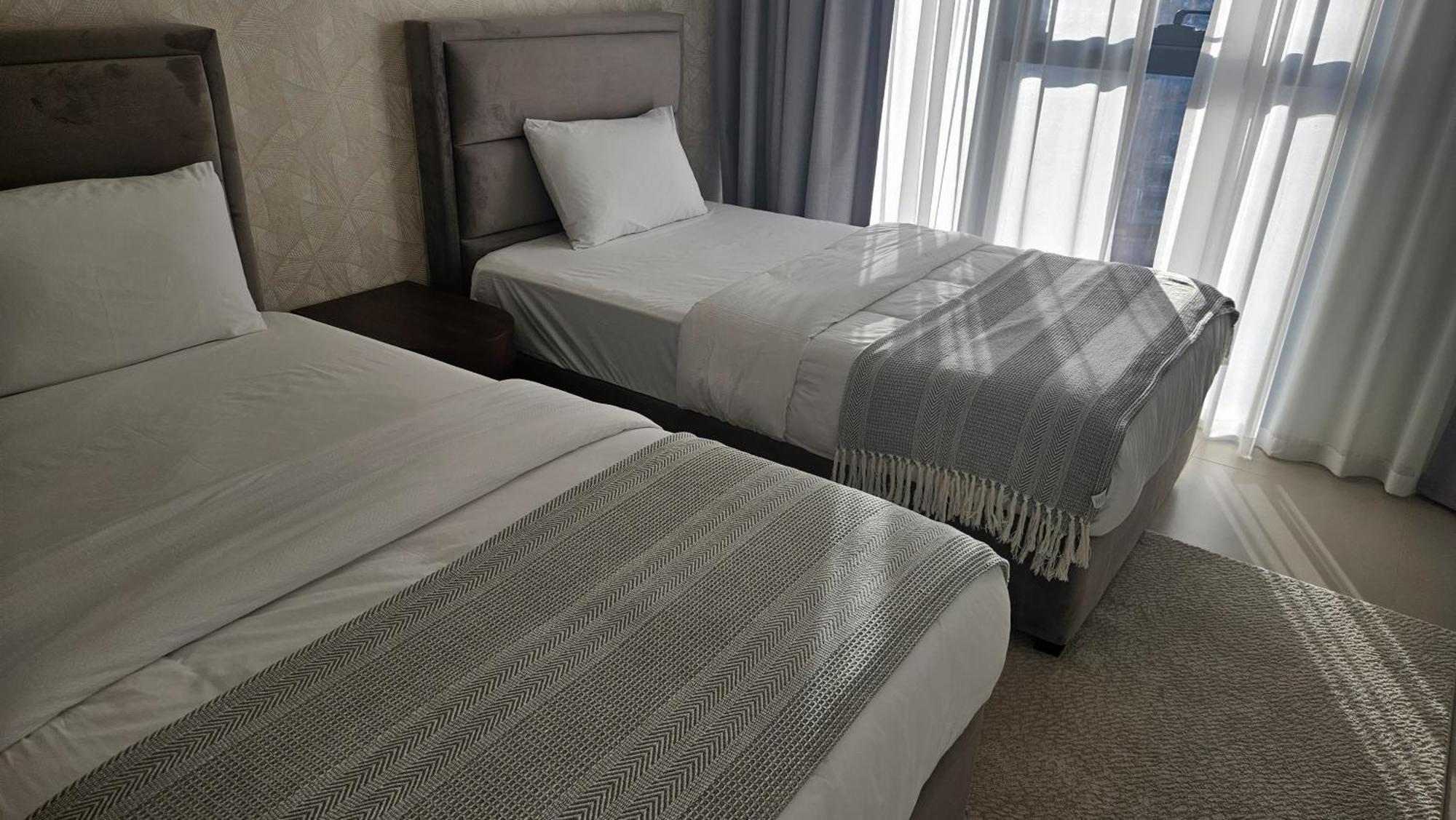 Mh - Act One Act Two - 2bhk- Ref3002 Holiday home