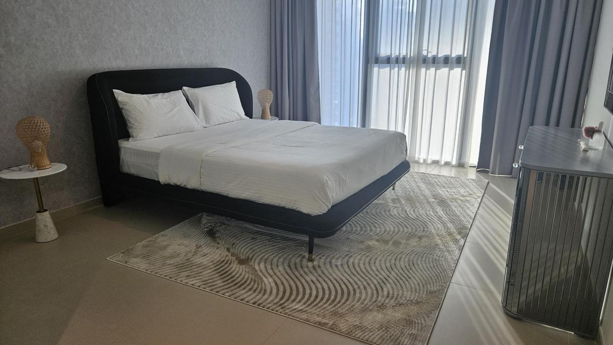 Holiday home Mh - Act One Act Two - 2bhk- Ref3002 *